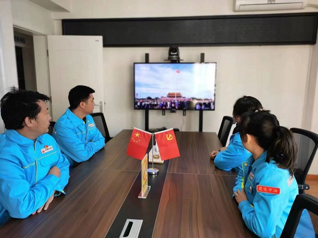 1673574461671429.jpg 蜀交中油公司攀西片區黨支部組織黨員和員工觀看廉潔警示教育片3.jpg