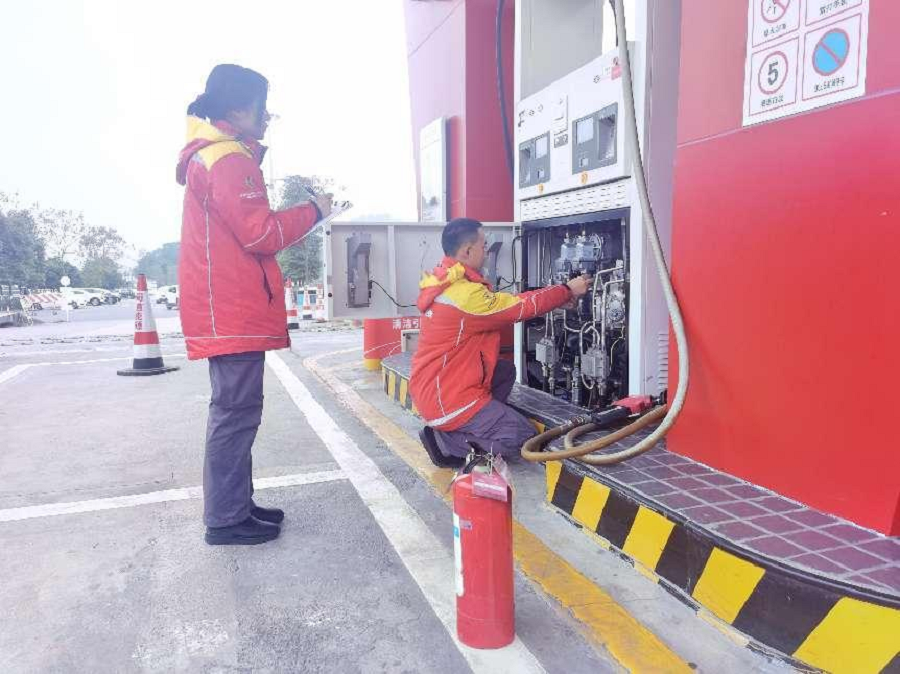 1703669811228529.png 蜀交國儲公司天全服務區(qū)加油站堅持“四個并舉”激發(fā)青春活力 2.png