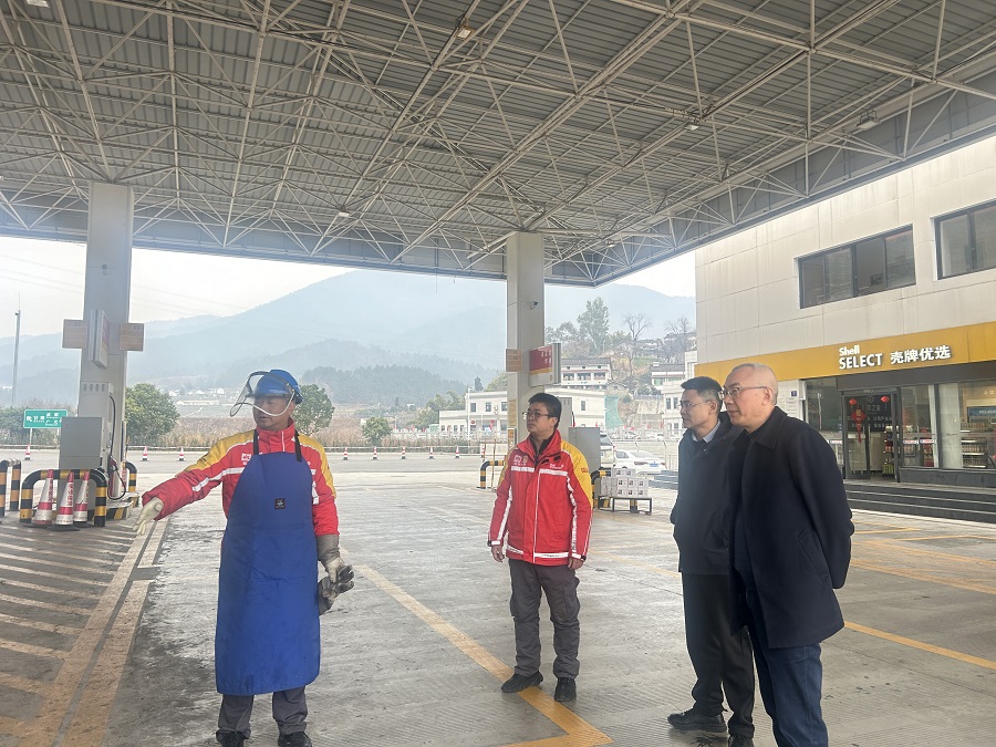 蜀交國儲公司黨支部書記、董事長陳永赴一線督導加油站春運春節期間安全運營及保供保暢工作.jpg